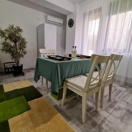 Apartment Apartment- Brilliant *